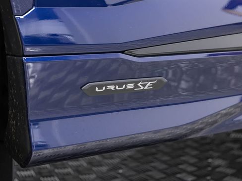 Used 2026 Lamborghini Urus SE AWD/4WD image 57