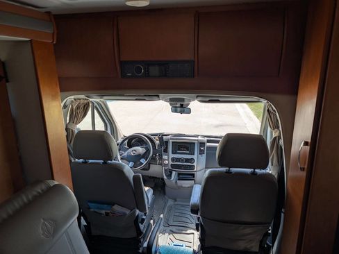 Used 2016 Mercedes-Benz Sprinter 3500 image 21