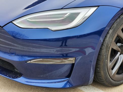 Used 2022 Tesla Model S Plaid image 8
