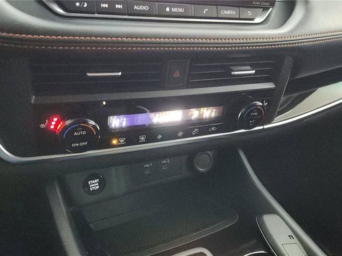 Certified 2025 Nissan Rogue SV image 42