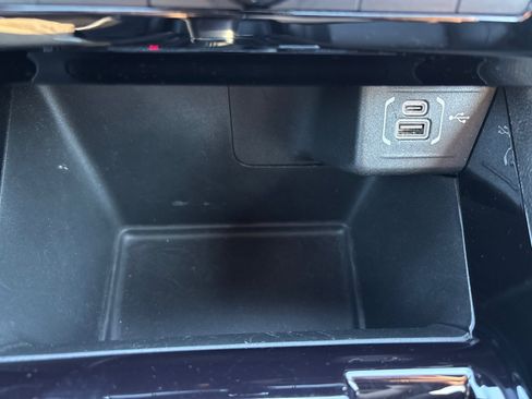 Used 2025 Jeep Compass Limited image 9