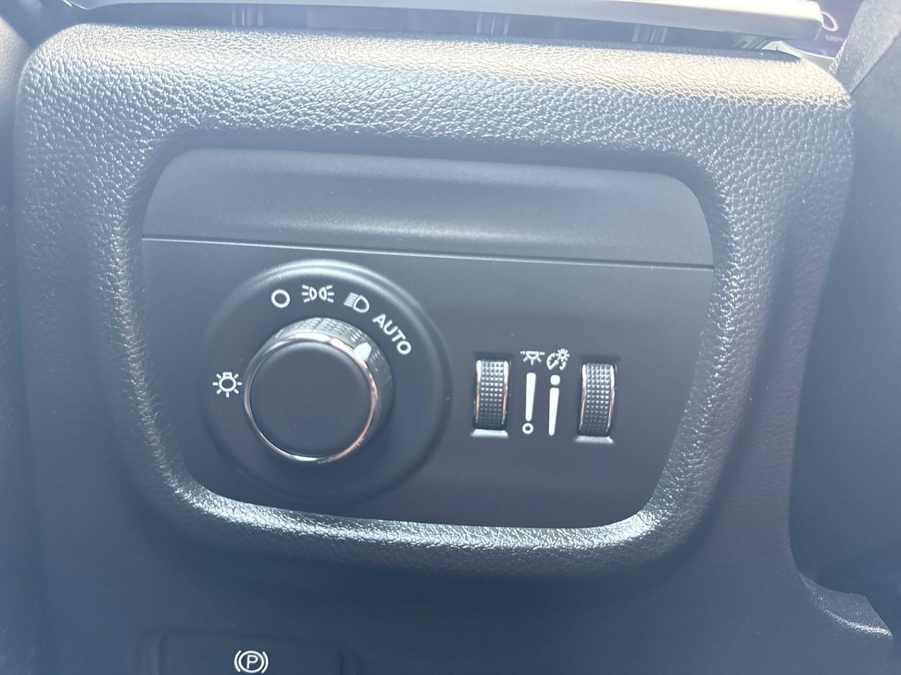Certified 2025 Jeep Grand Cherokee L Laredo AWD/4WD image 30