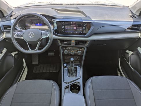 Used 2024 Volkswagen Taos SE w/ Panoramic Sunroof Package FWD image 15