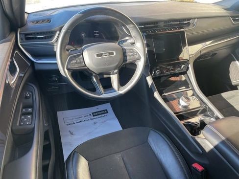 Certified 2022 Jeep Grand Cherokee L Laredo image 22