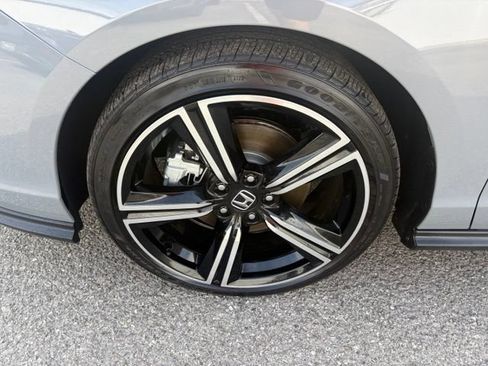Used 2025 Honda Accord Sport image 13