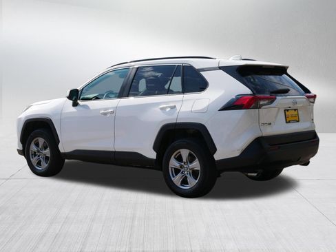 Used 2025 Toyota RAV4 XLE AWD/4WD image 5