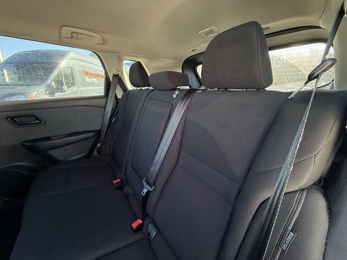 Used 2023 Nissan Rogue S image 27