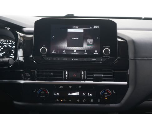 Used 2025 Nissan Pathfinder SV AWD/4WD image 16