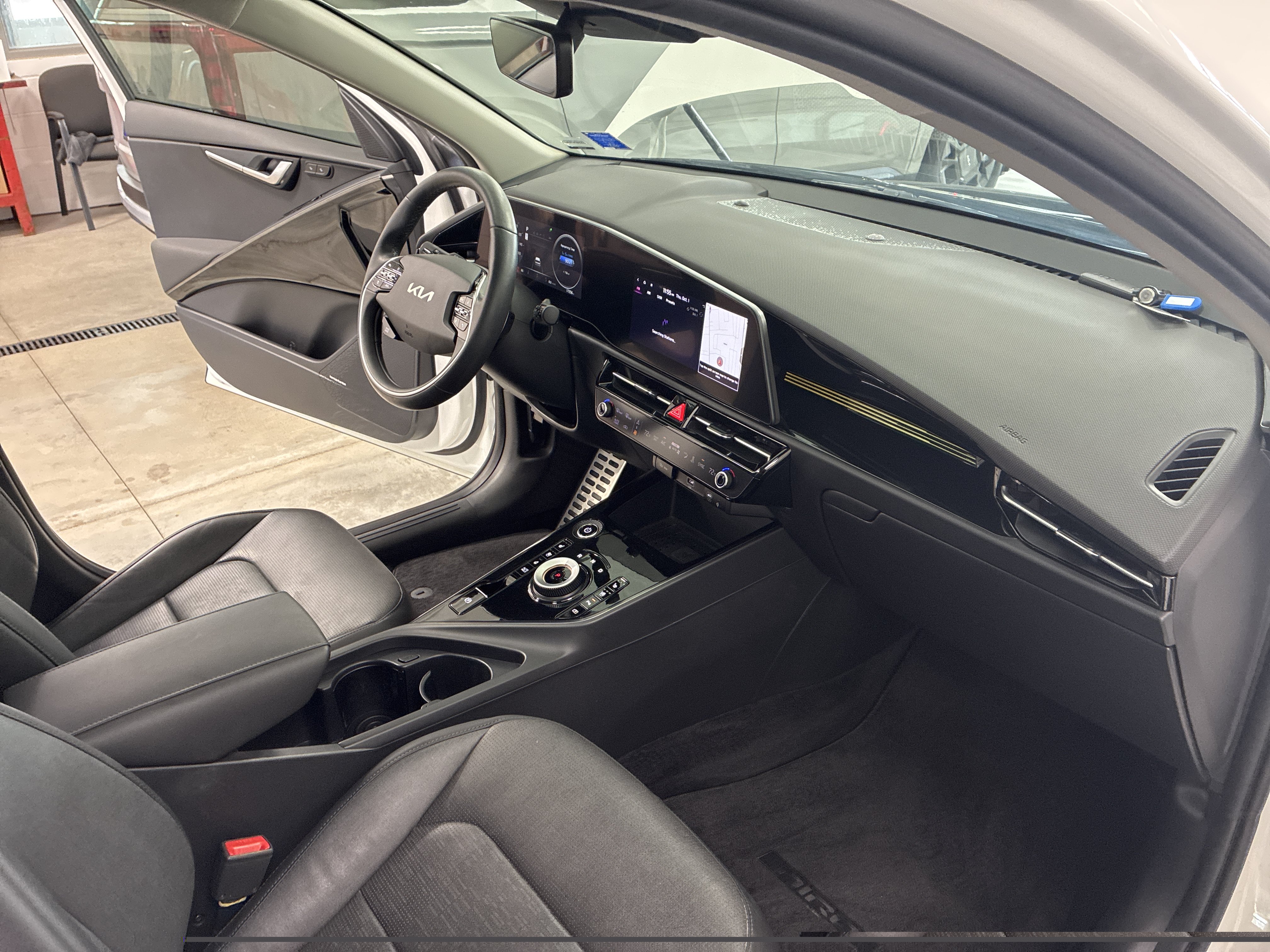 Used 2023 Kia Niro Wave FWD image 17