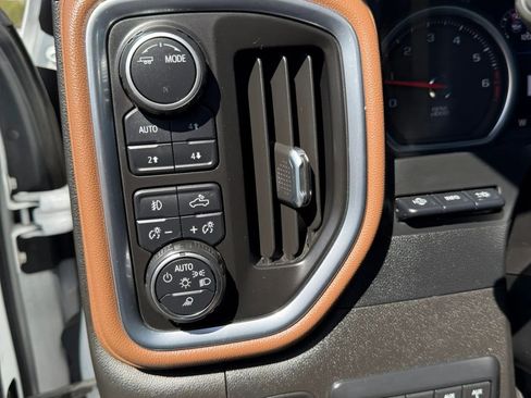 Used 2022 Chevrolet Silverado 2500 High Country w/ LPO, Dark Essentials Package AWD/4WD image 25