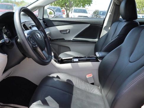 Used 2013 Toyota Venza LE AWD/4WD image 12