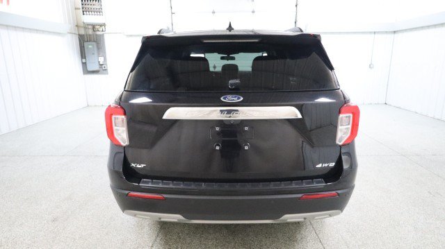 Used 2021 Ford Explorer XLT w/ Equipment Group 202A AWD/4WD image 8