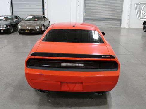 Used 2009 Dodge Challenger SRT8 image 16