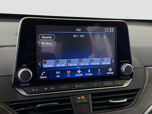 Used 2024 Nissan Altima 2.5 SV image 16