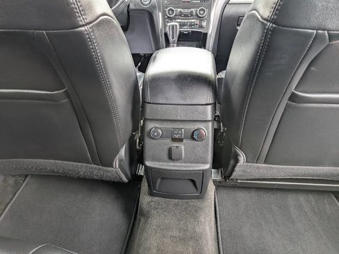 Used 2018 Ford Explorer XLT w/ Equipment Group 202A AWD/4WD image 22