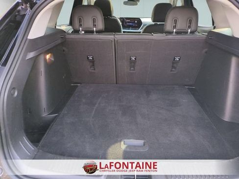 Used 2024 Chevrolet Trax LT w/ Sunroof Package FWD image 29