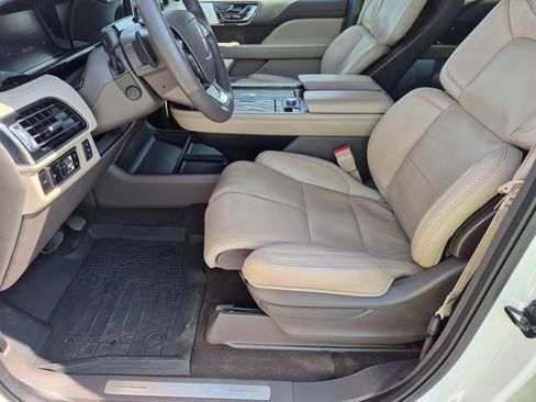 Used 2024 Lincoln Navigator Reserve AWD/4WD image 16