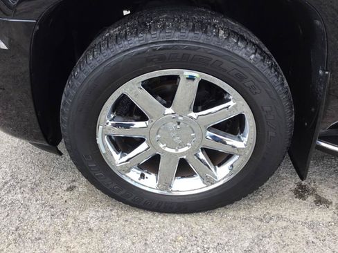 Used 2010 GMC Yukon XL Denali AWD/4WD image 10