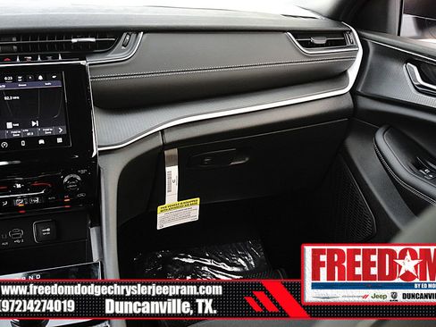 New 2025 Jeep Grand Cherokee Laredo X image 37