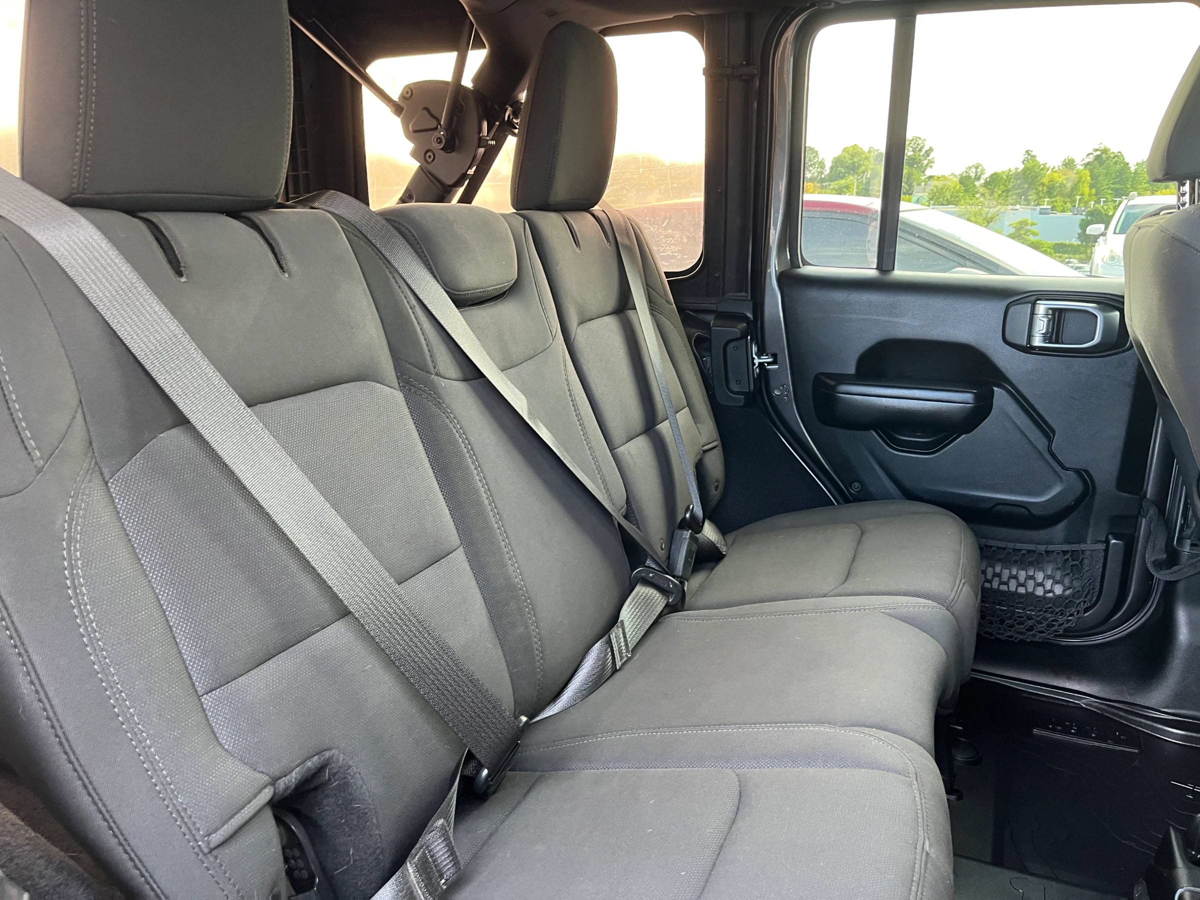 Used 2018 Jeep Wrangler Unlimited Sport S AWD/4WD image 15