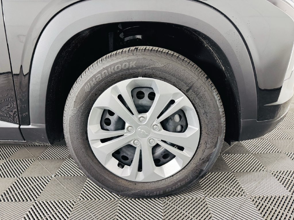 Used 2026 Chevrolet Trax LS FWD image 27