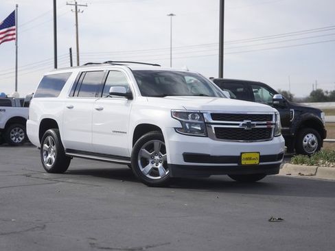 Used 2018 Chevrolet Suburban LS image 2