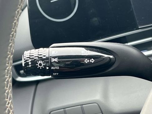 Used 2025 Hyundai Elantra SEL image 23