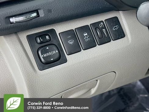 Used 2013 Toyota Highlander Limited AWD/4WD image 10