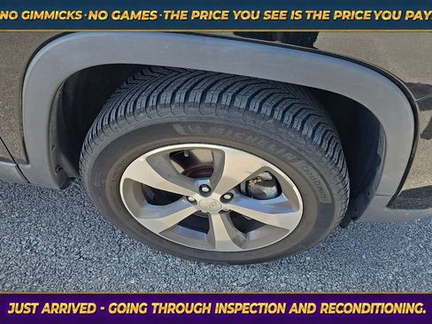 Used 2019 Jeep Cherokee Limited AWD/4WD image 9