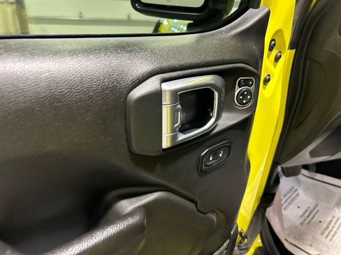 Used 2022 Jeep Wrangler Willys image 14