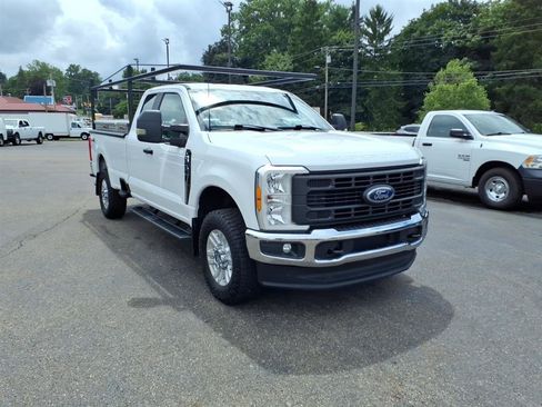 Used 2023 Ford F250 XL w/ XL Chrome Package AWD/4WD image 3