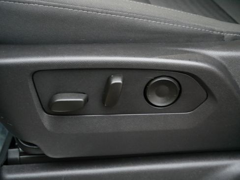 Used 2024 Chevrolet Silverado 1500 LT image 15