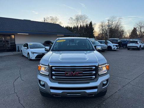 Used 2019 GMC Canyon SLT w/ Driver Alert Package image 2