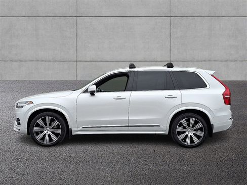 Used 2021 Volvo XC90 T6 Inscription w/ Lounge Package image 7
