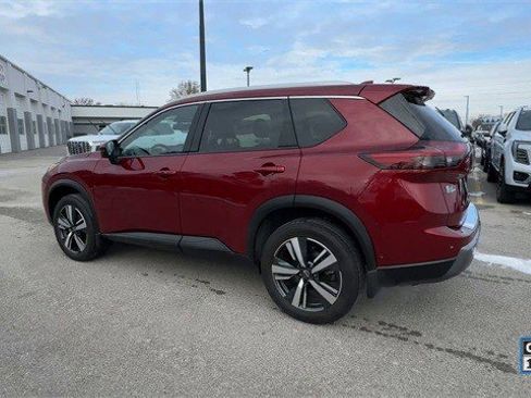 Used 2024 Nissan Rogue SL image 7