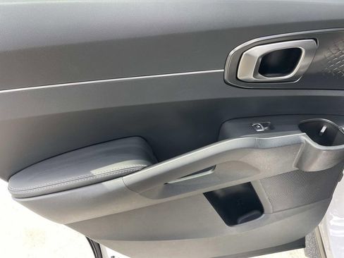 Used 2025 Kia Sorento S FWD image 26