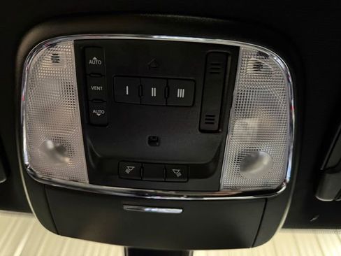 Used 2020 Dodge Charger Scat Pack w/ Plus Group image 39