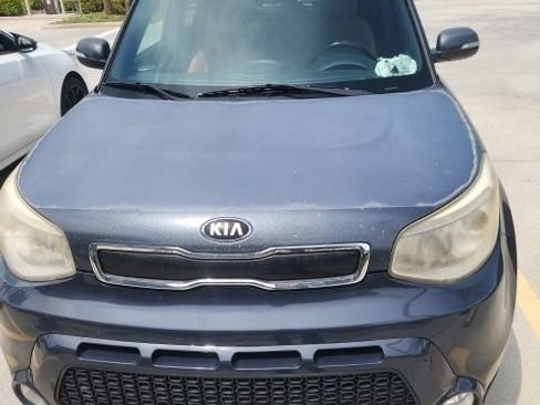 Used 2015 Kia Soul ! w/ Sun & Sound Package FWD image 2