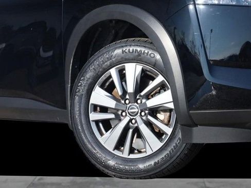 Certified 2023 Nissan Pathfinder SV w/ SV Premium Package AWD/4WD image 3