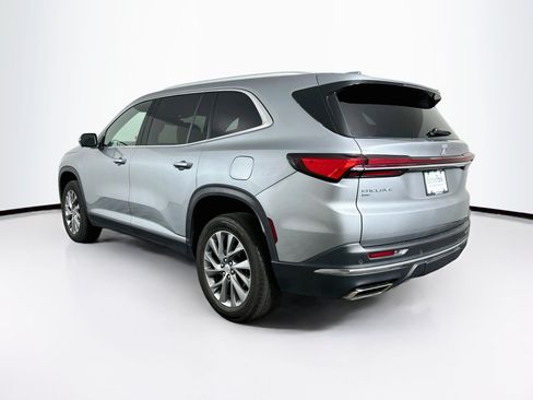 Used 2025 Buick Enclave Preferred AWD/4WD image 5