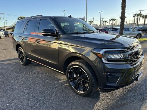 Used 2022 Ford Expedition Limited image 8