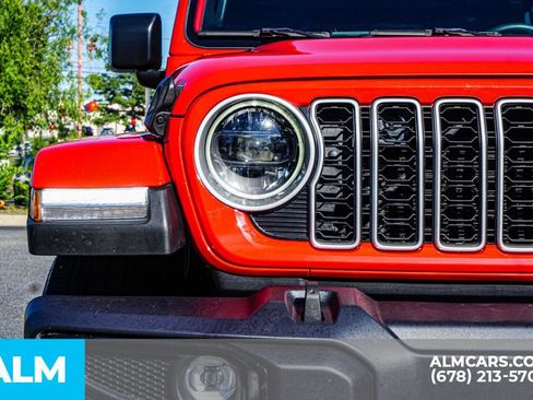 Used 2025 Jeep Wrangler Unlimited Sahara AWD/4WD image 12