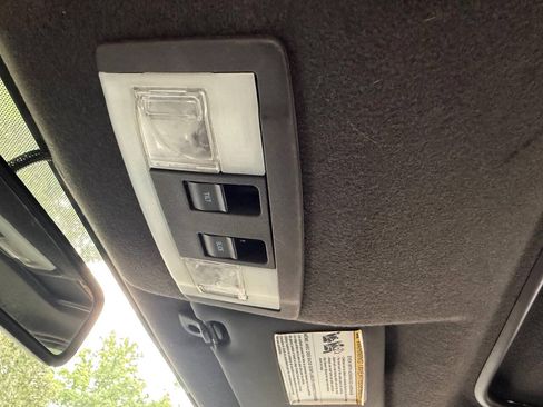 Used 2009 Ford Focus SES FWD image 3