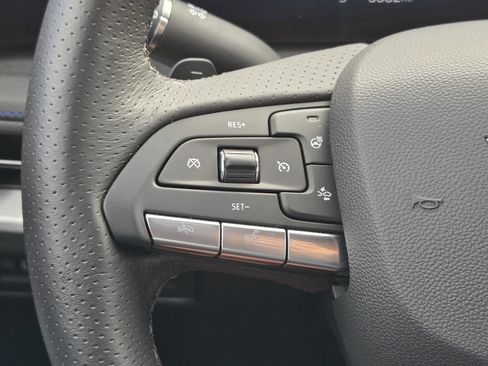 Used 2025 Cadillac XT4 Sport image 26