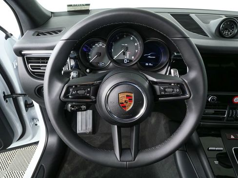 New 2026 Porsche Macan image 13