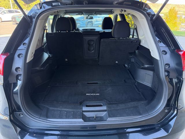 Used 2017 Nissan Rogue S w/ S Appearance Package AWD/4WD image 13