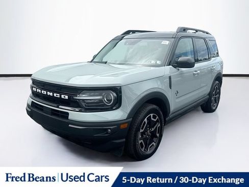 Used 2022 Ford Bronco Sport Outer Banks w/ Tech Package AWD/4WD image 3