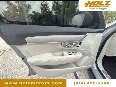 Used 2025 Volvo V90 B6 Cross Country Plus w/ Protection Package Premier AWD/4WD image 23