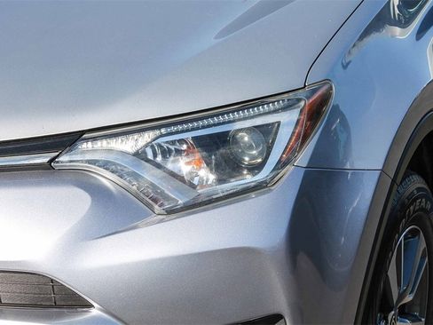 Used 2018 Toyota RAV4 XLE image 4