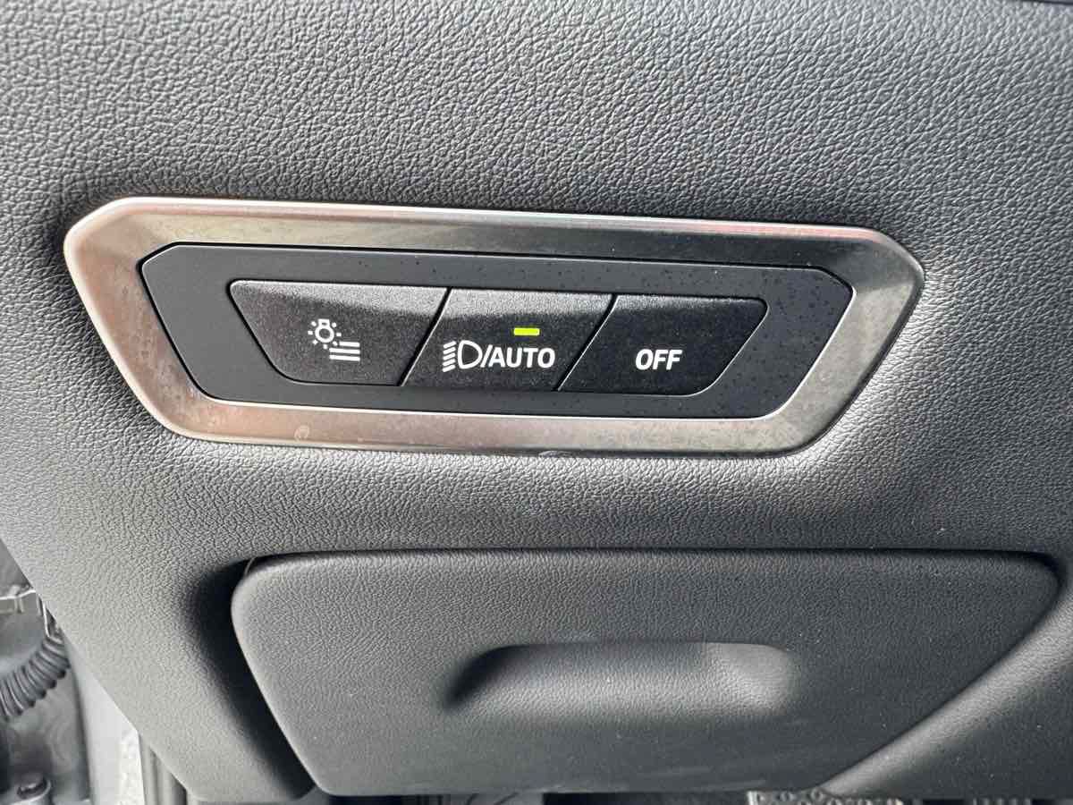 Used 2025 BMW X7 xDrive40i AWD/4WD image 18